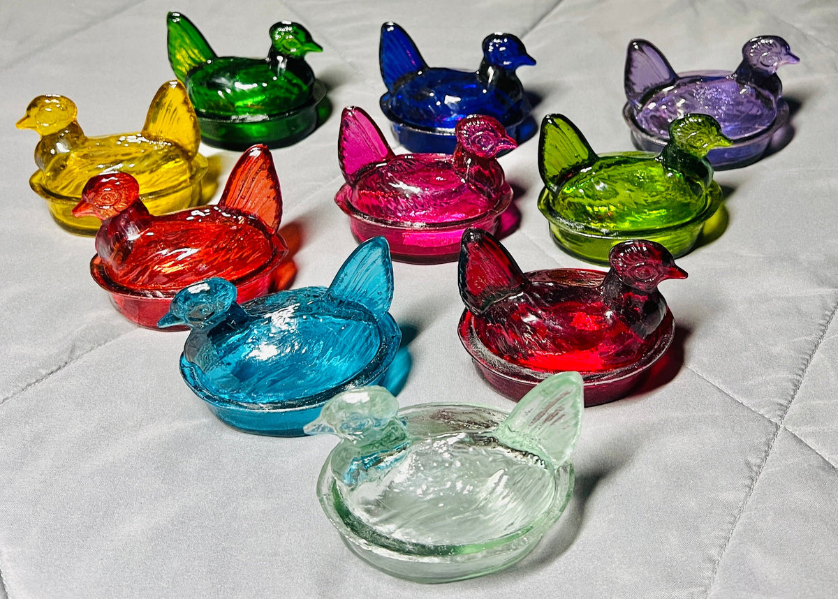 Nesting Hen Bowl & Lid - GREEN APPLE | Hand Blown Glass - Colombia